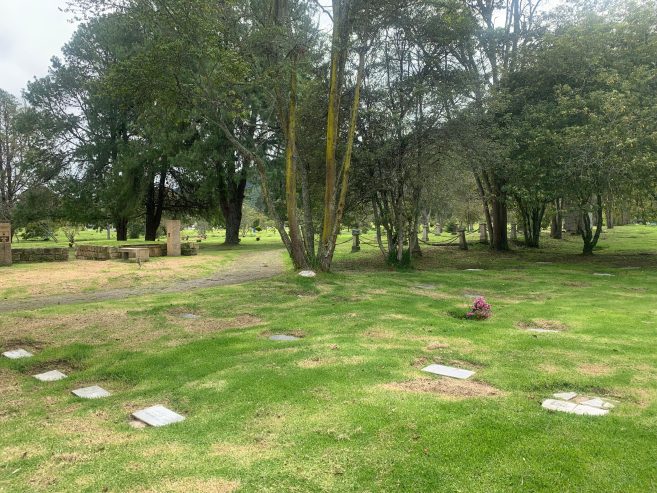 Venta de 2 lotes funerarios sencillos en Cementerio Jardines de Paz Bogotá DC